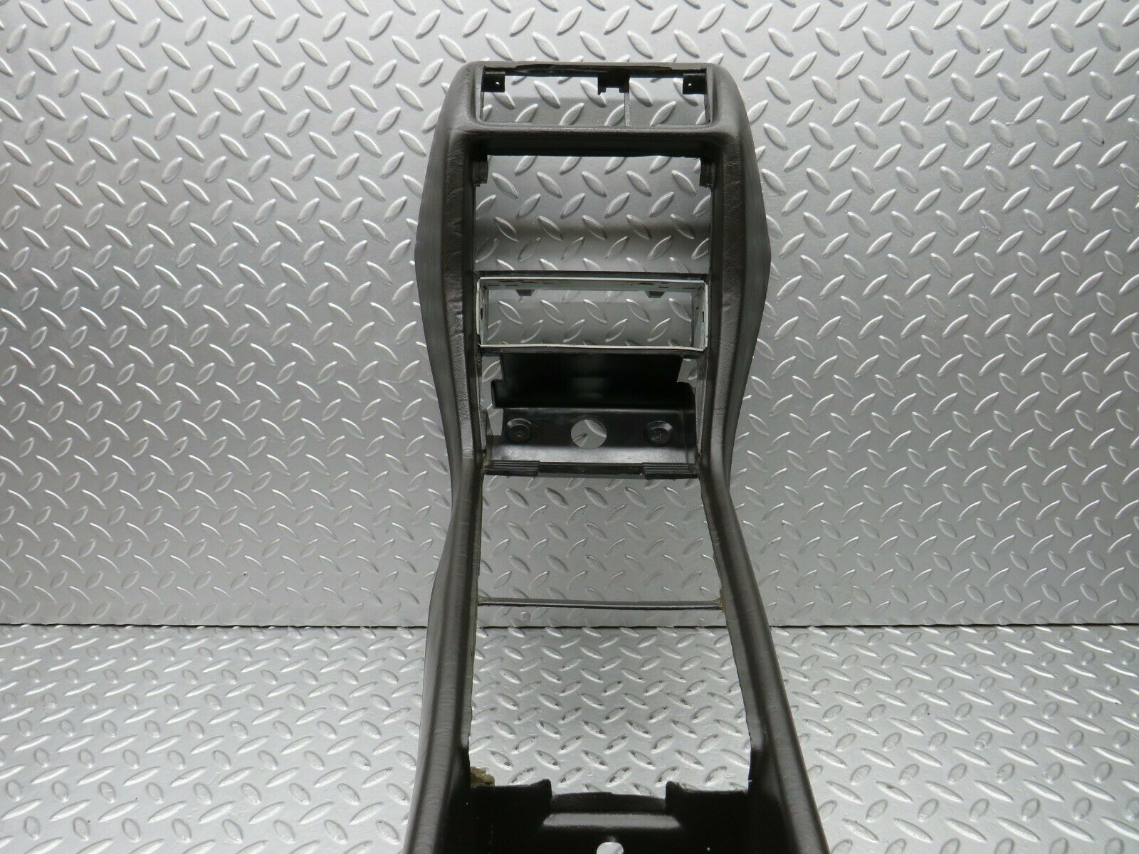 22069 Mercedes-Benz S123 280TE Wagon Centre Console Black