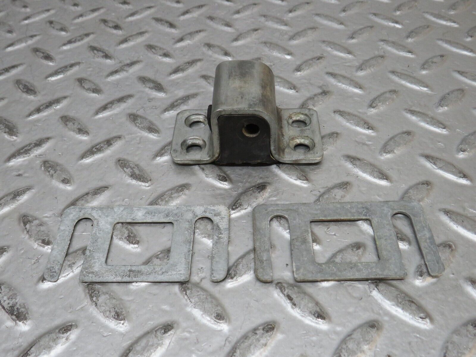 28814 Mercedes-Benz W123 230E Door Lock Latch Right Side
