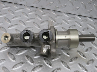 27651 Mercedes-Benz S124 300TE Wagon Brake Master Cylinder Lucas