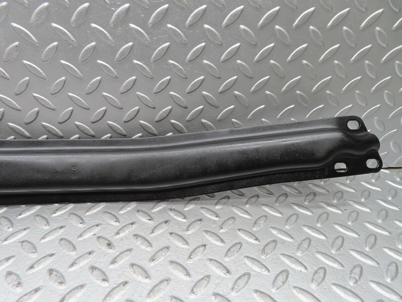 21530 Mercedes-Benz W126 300SE Engine Bracket Support