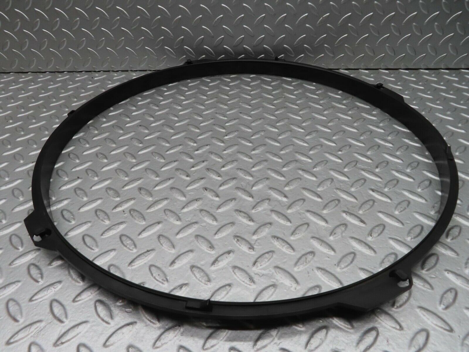 15043 Mercedes-Benz W140 S320 Radiator Fan Shroud Cover Ring 1405050555
