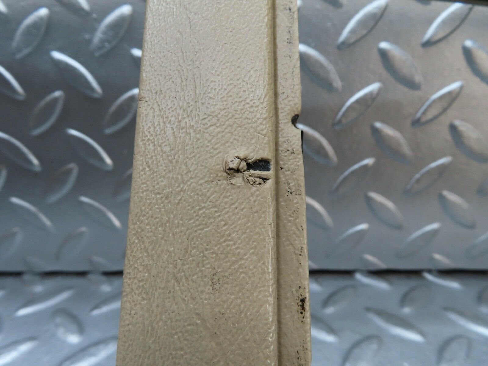 19915 Mercedes-Benz R129 300SL Coupe Centre Console Cover Cream