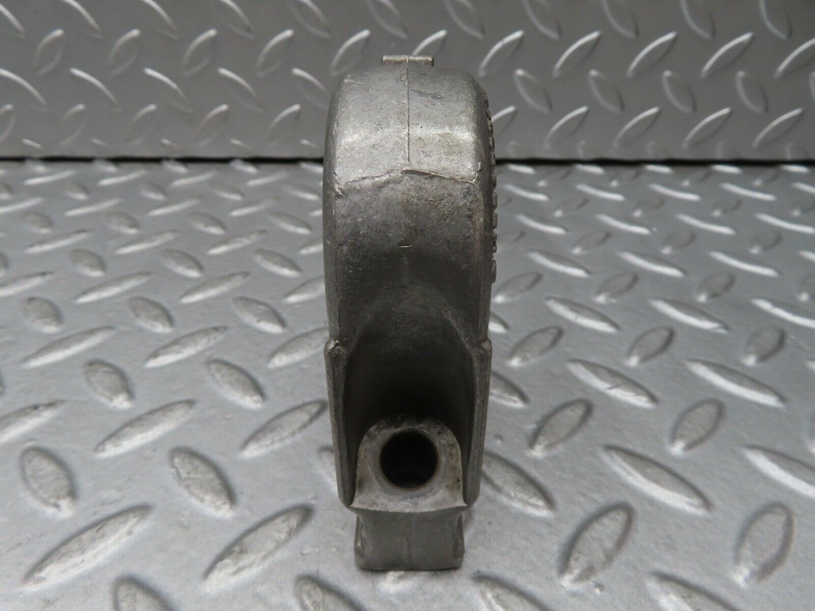 17726 Mercedes-Benz W116 450SEL Camshaft Tower Bearing 1160514312