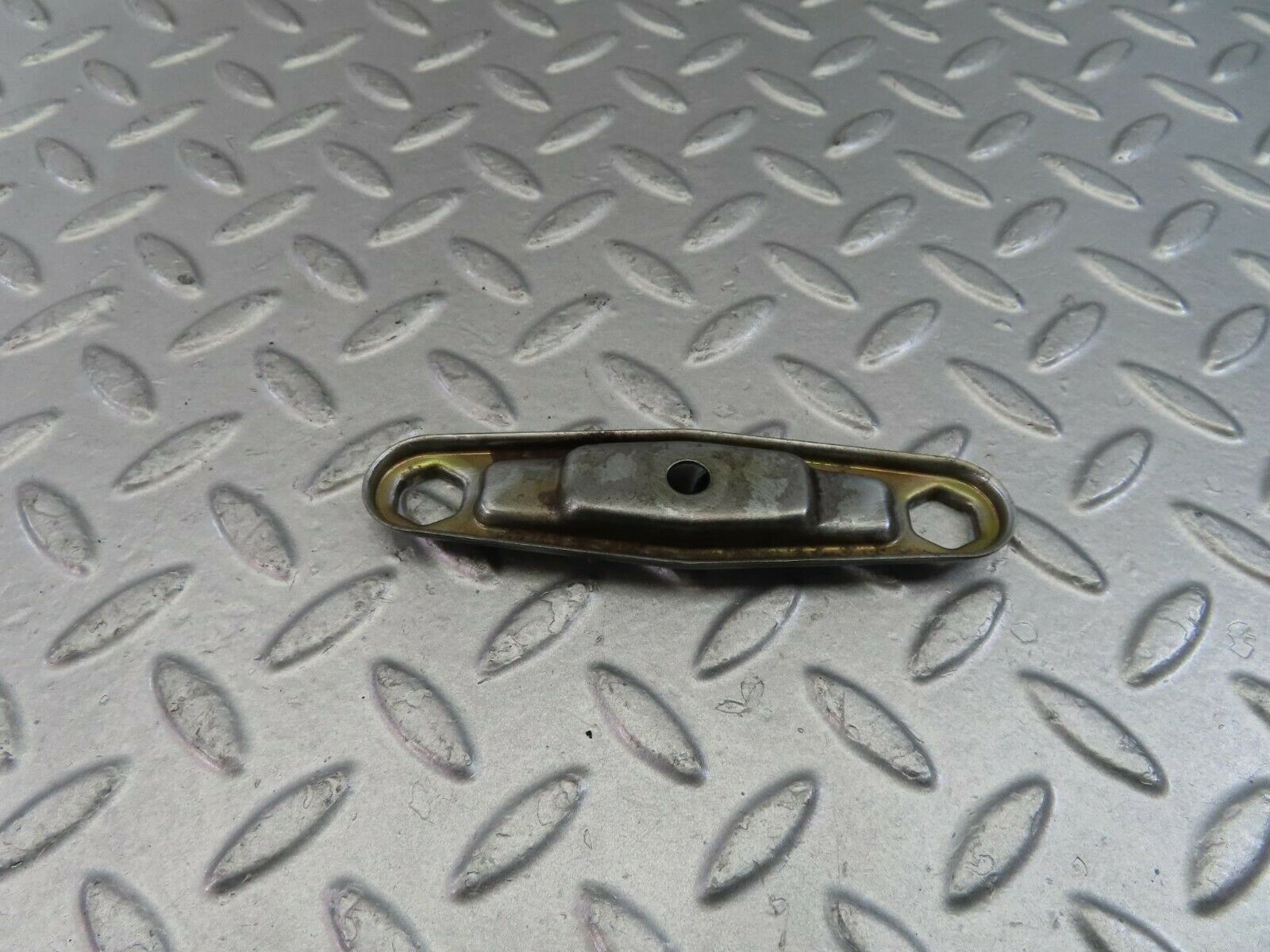 10082 Mercedes-Benz C123 230CE Coupe Fuel Injector Nozzle Clamp Bracket