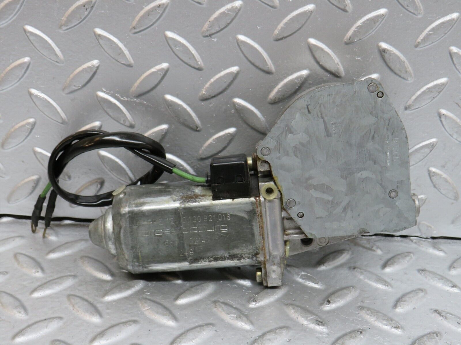 29664 Mercedes-Benz W123 230E Front Left Window Regulator Motor 0130821018