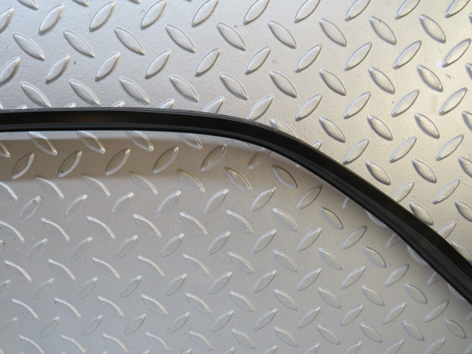 37029 Mercedes-Benz C126 420SEC Coupe Roof Trim Left