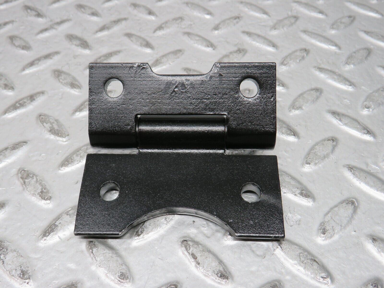 28852 Mercedes-Benz W123 230E Door Hinge  1237200037