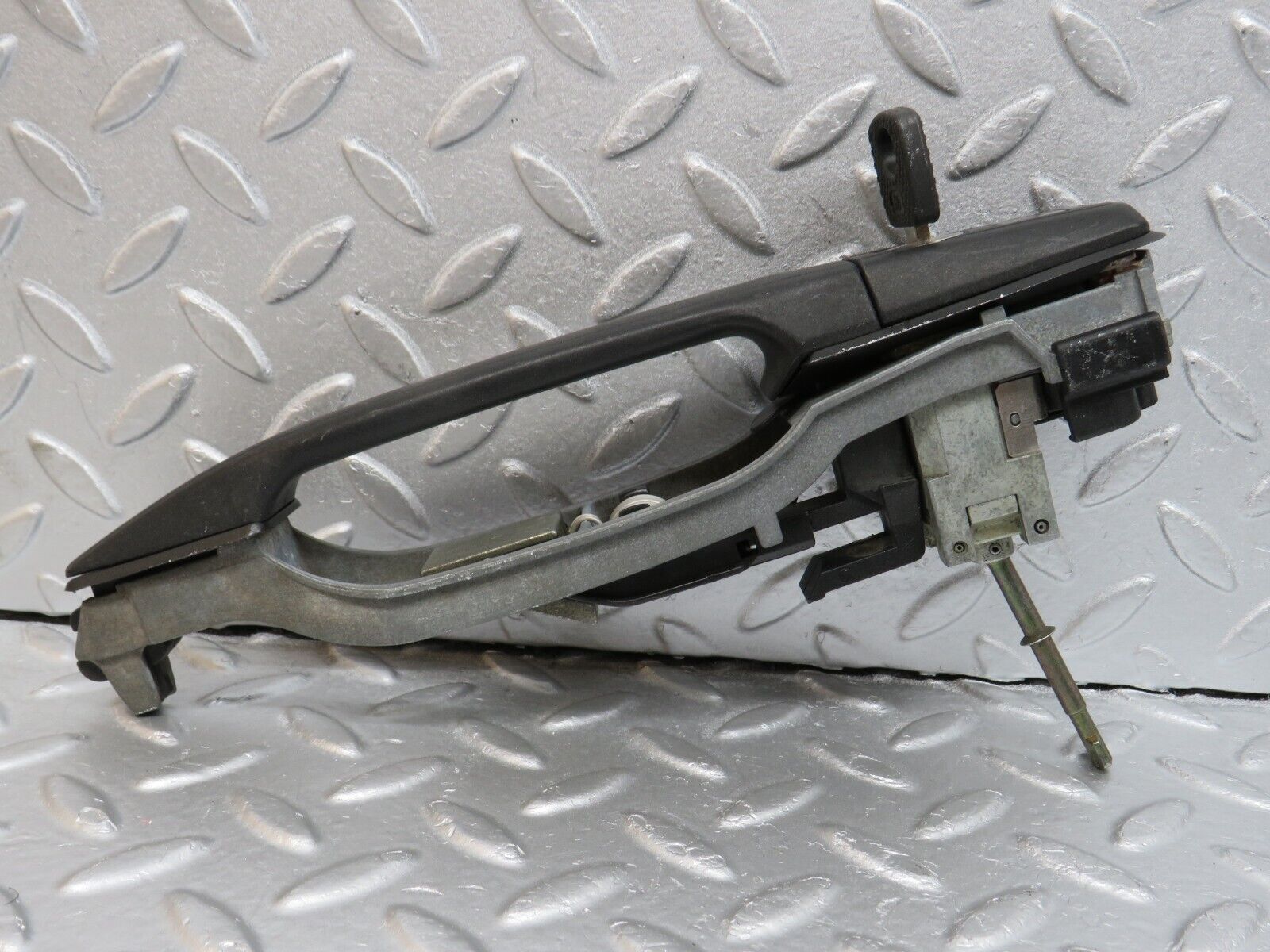 39771 Mercedes-Benz R129 320SL Coupe Right Door Exterior Handle With Key