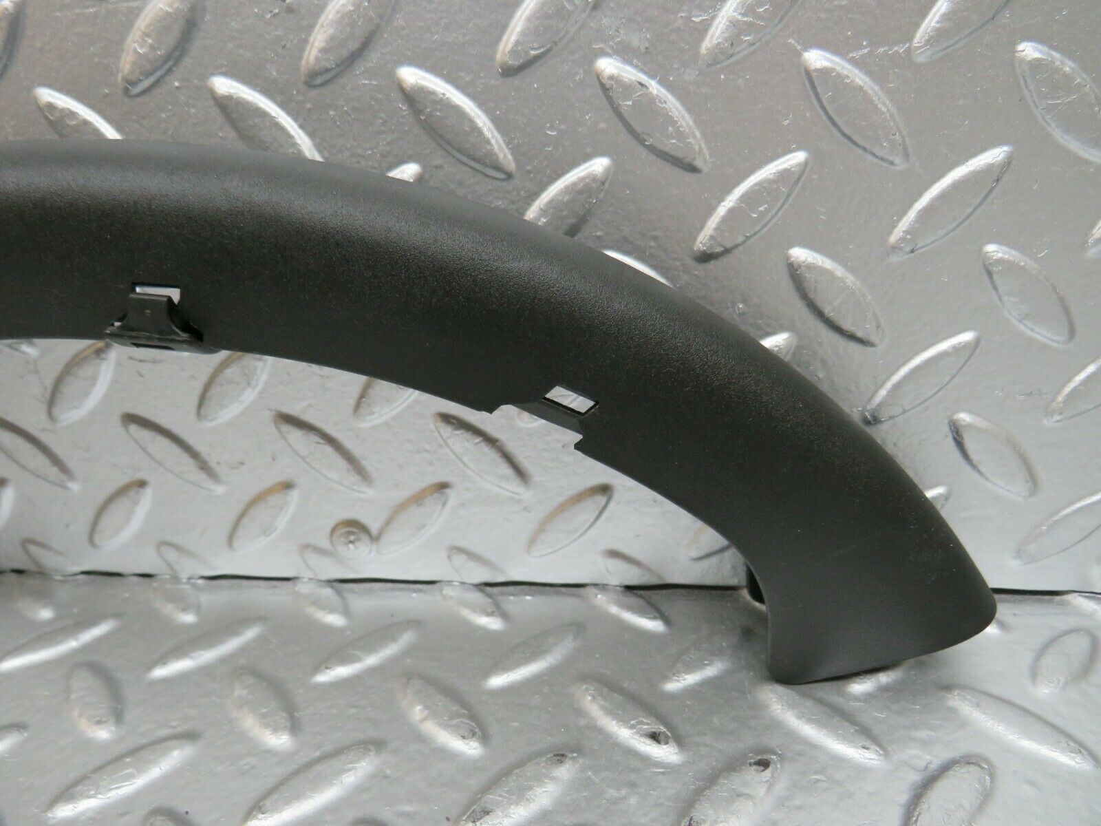 24612 Mercedes-Benz W140 S320 Boot Hinge Plastic Cover Left Side 1408214389