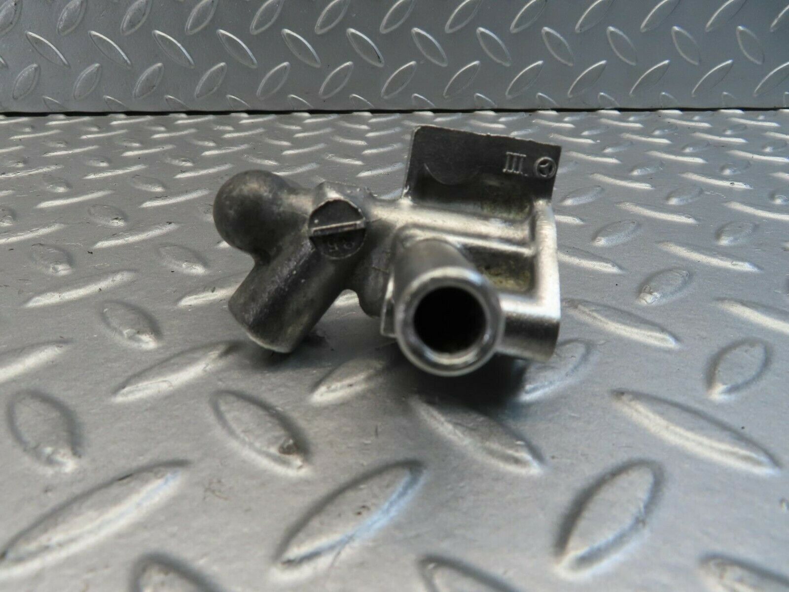 11515 Mercedes-Benz C123 230CE Coupe Idle Control Valve 1020941212