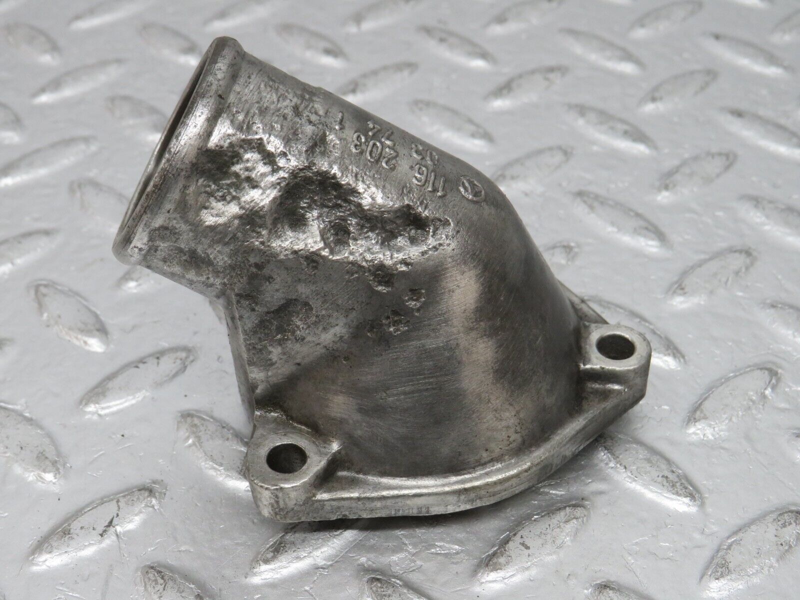 32789 Mercedes-Benz C107 R107 350 V8 Thermostat Housing 1162030374