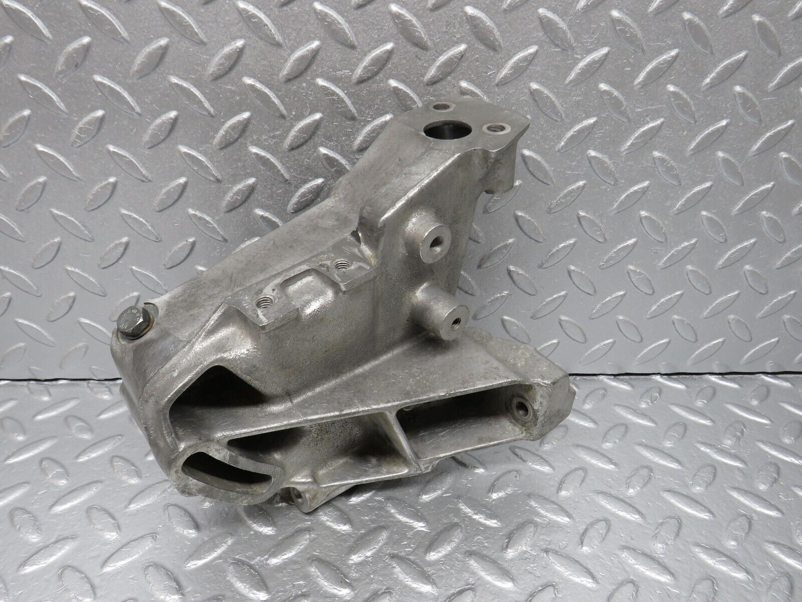 40652 Mercedes-Benz W123 300D Power Steering Pump Bracket 6172360330