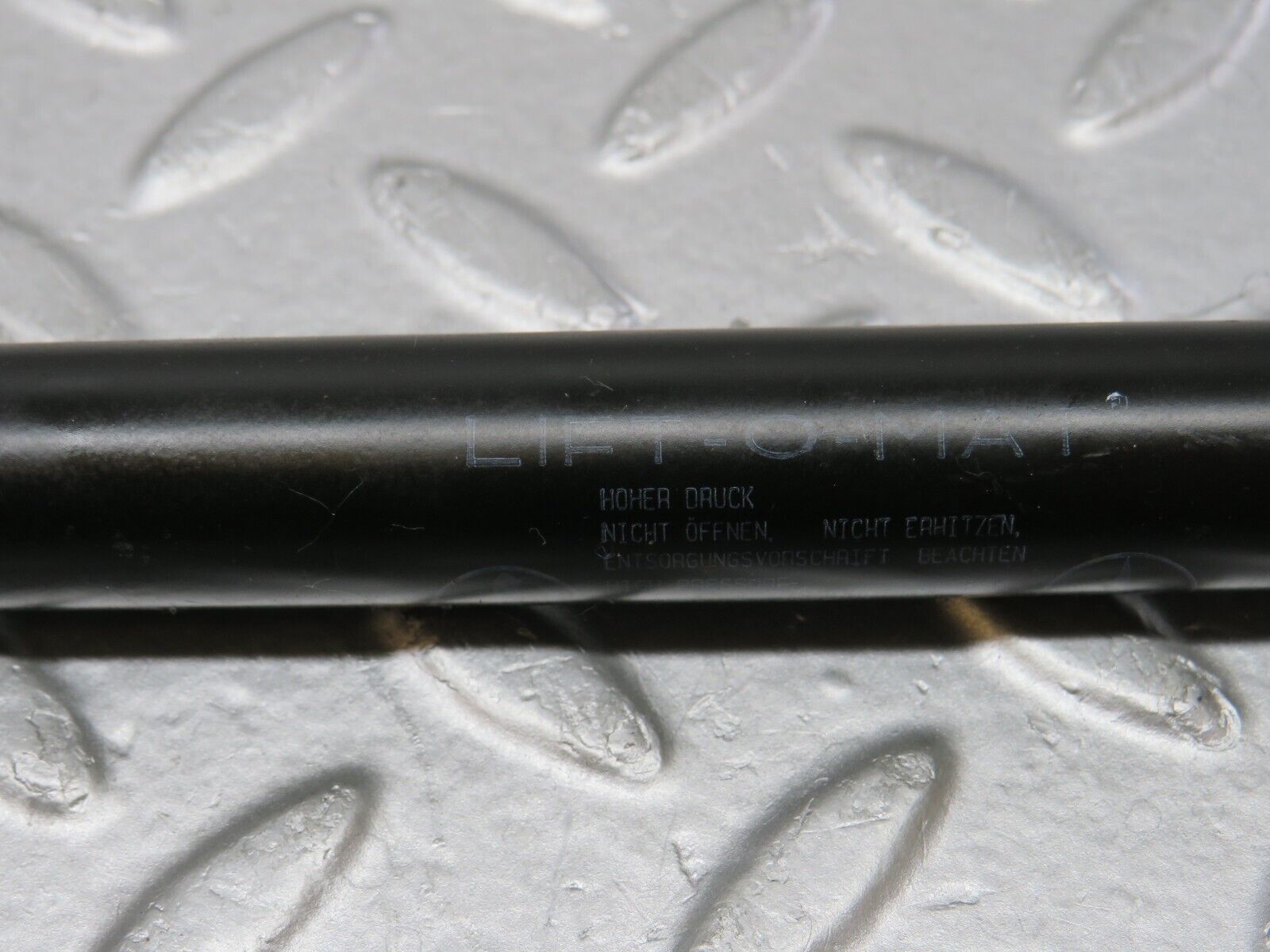 35032 Mercedes-Benz W210 320E Bonnet Gas Strut 2x 2108800429