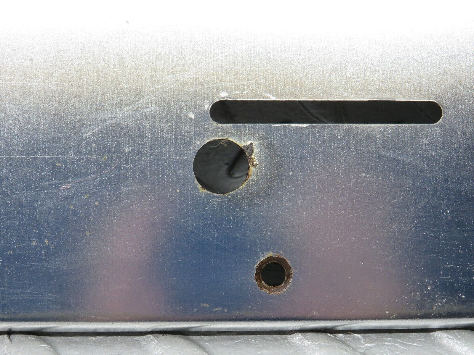 38162 Mercedes-Benz A124 320E Cabriolet Rear number Plate Holder