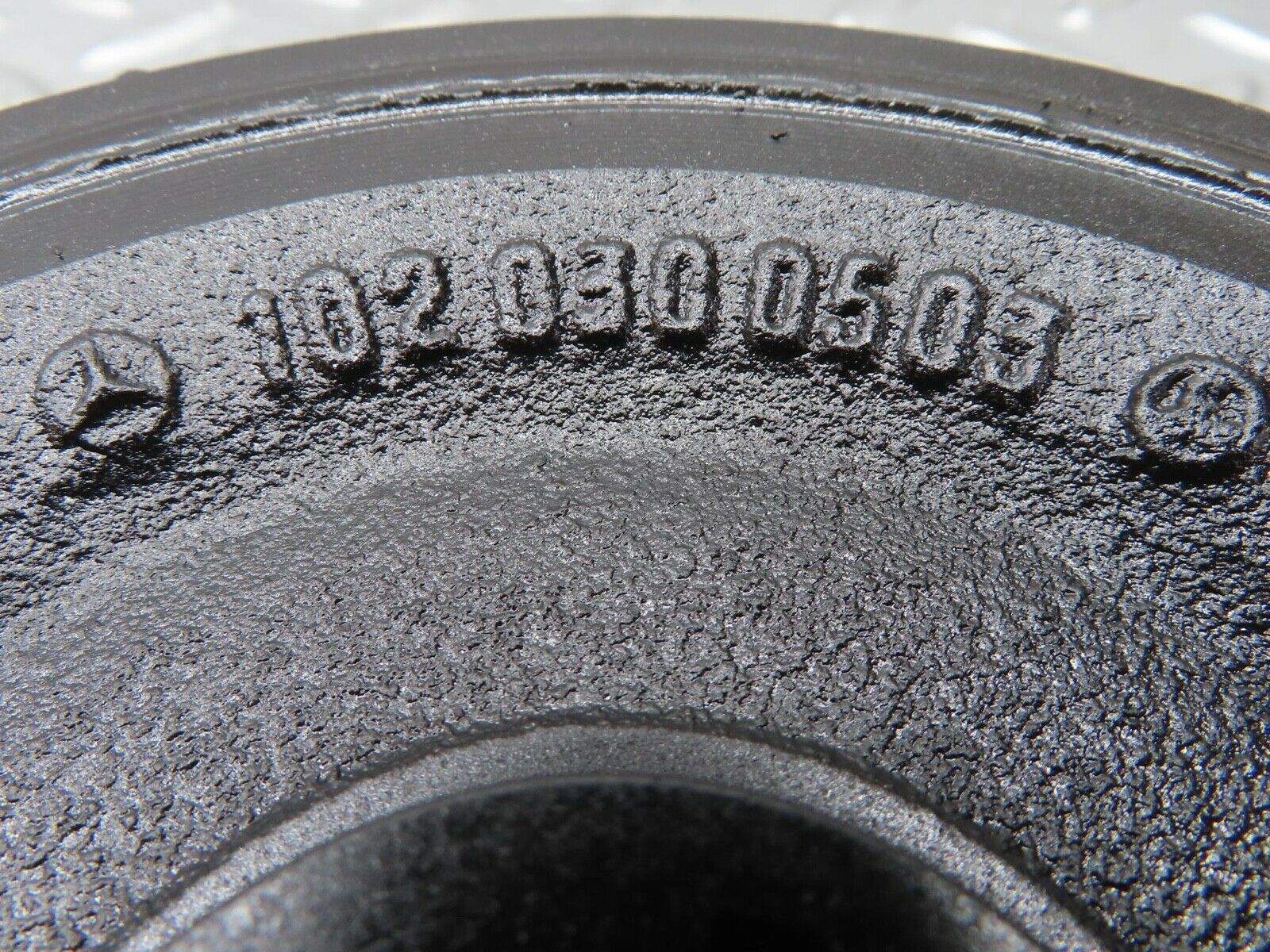 13625 Mercedes-Benz W123 200 Crankshaft Vibration Damper Pulley 1020300503