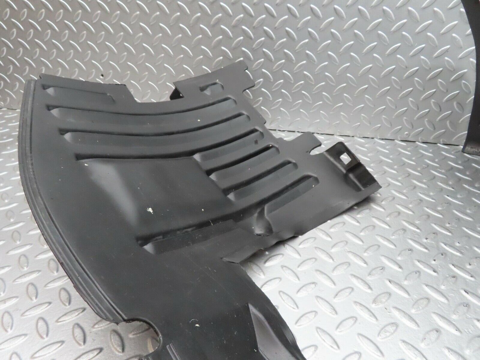 15017 Mercedes-Benz W140 S320 Wheel Arch Cover Front Right 1406983630