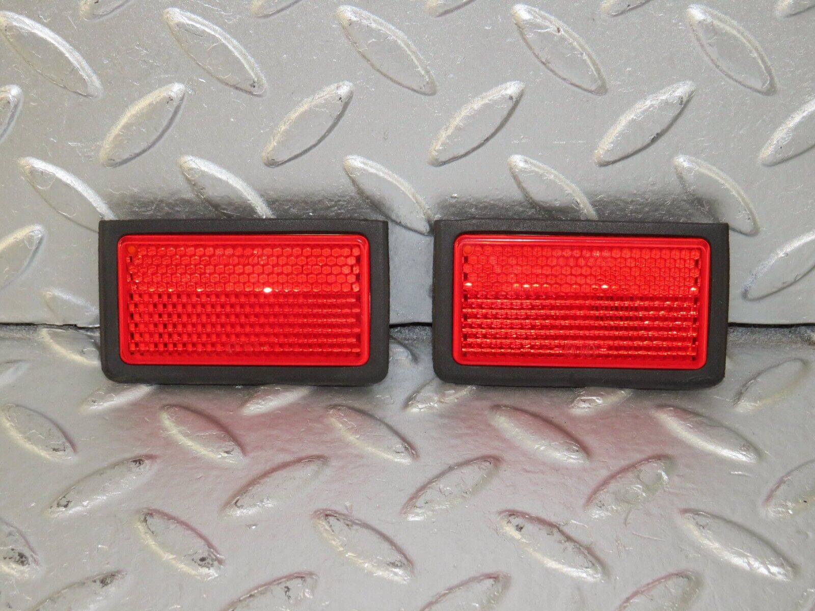 33962 Mercedes-Benz W126 380SE Door Reflector 1268200074