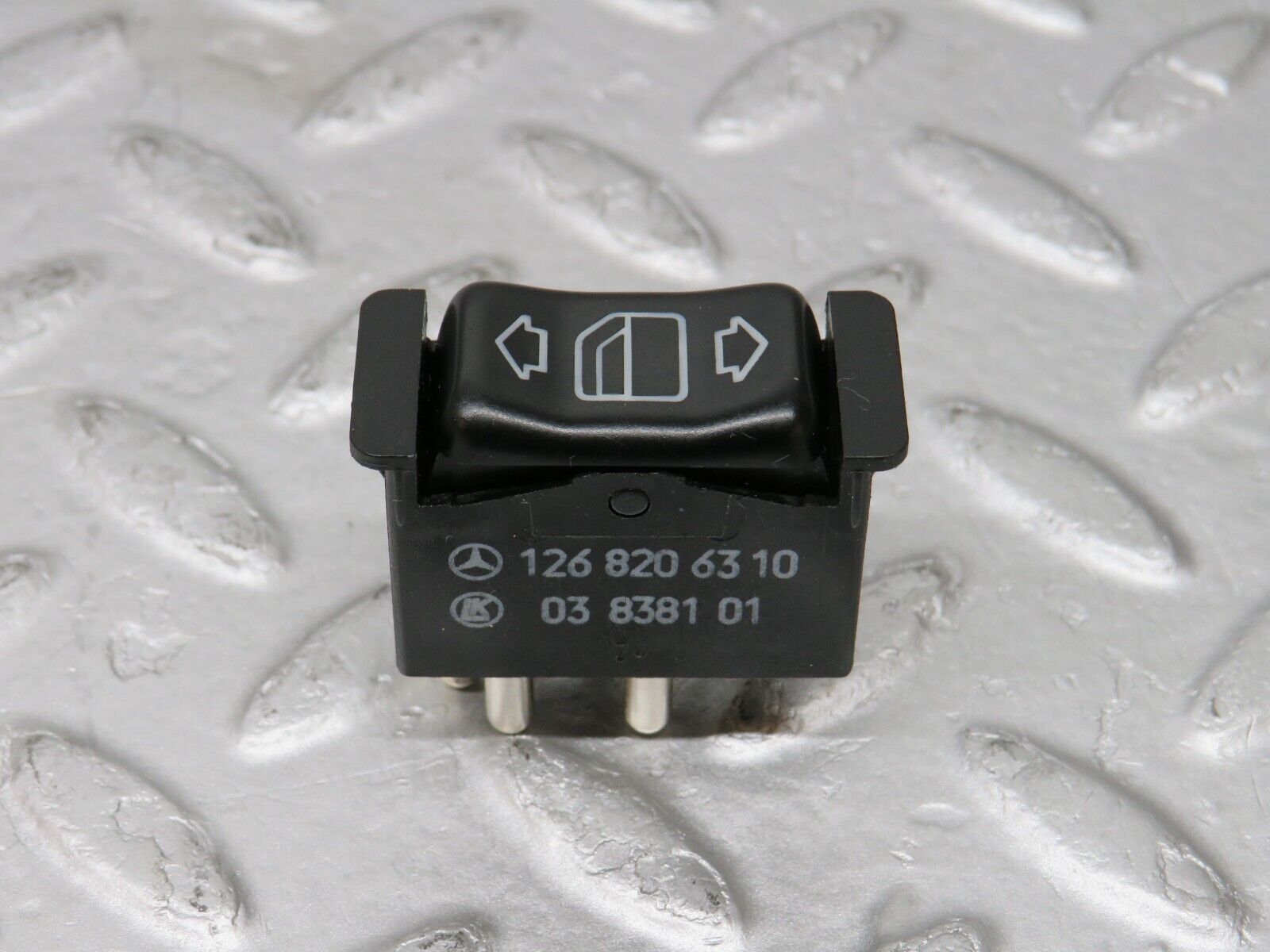 36715 Mercedes-Benz W201 190E 2.0L Rear Electric Window Switch 1268206310