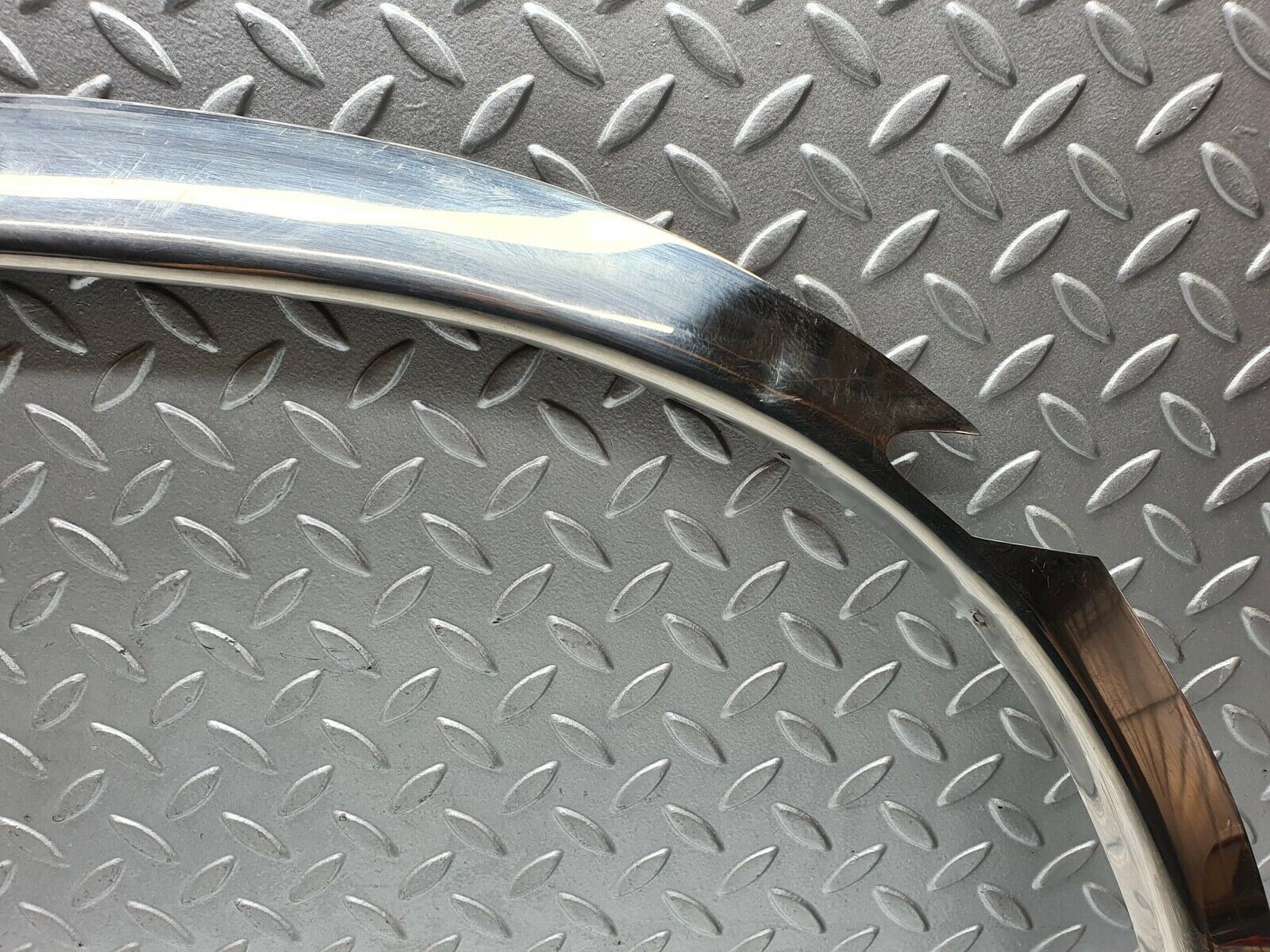 0141 Mercedes-Benz W116 350SE Rear Left Chrome Wheel Arch Trim