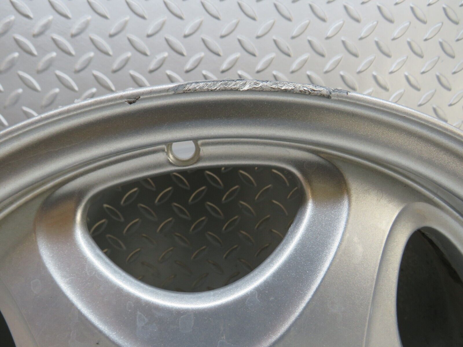 24716 Mercedes-Benz W140 S320 Alloy Wheel Set 7.5Jx16H2 ET51 1404011402