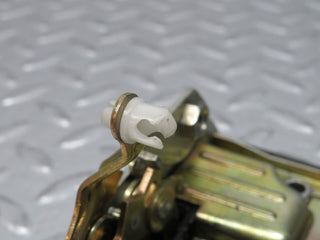 32452 Mercedes-Benz S124 300TE Wagon Front Right Door Lock Mechanism