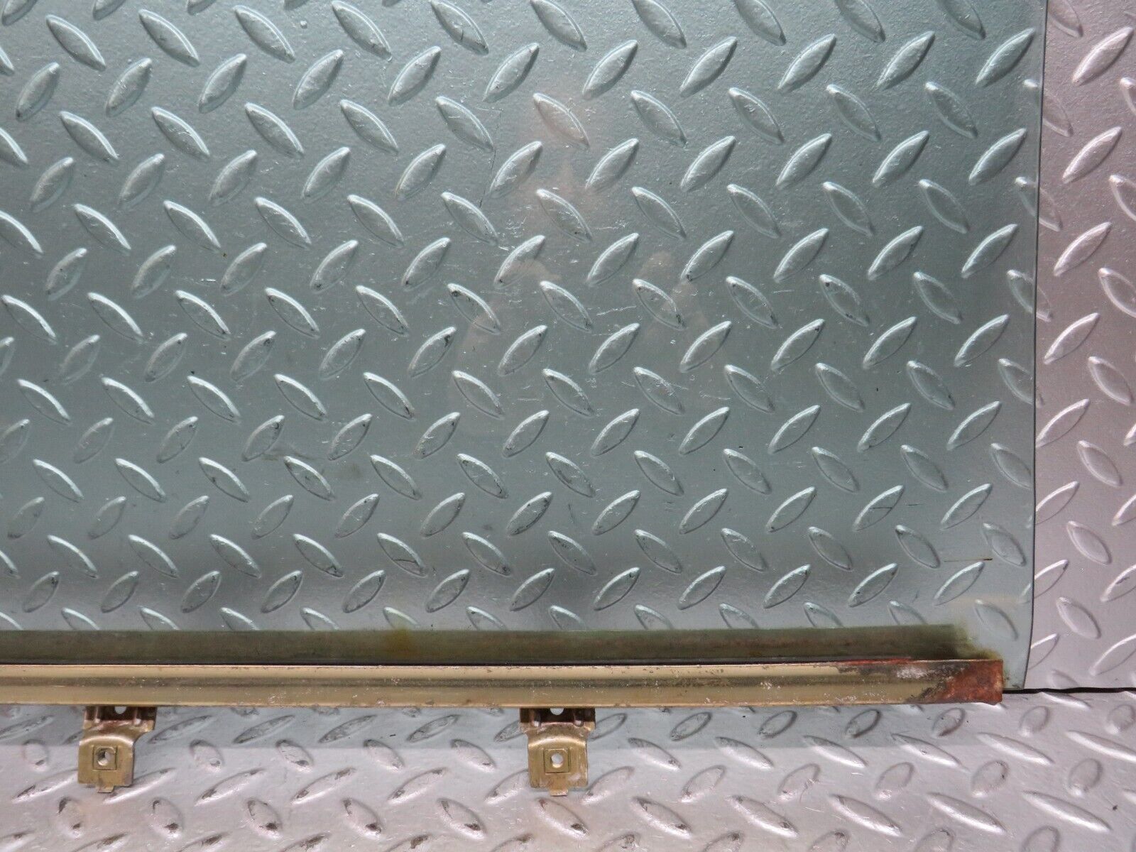 28673 Mercedes-Benz W123 230E Rear Left Door Window Glass