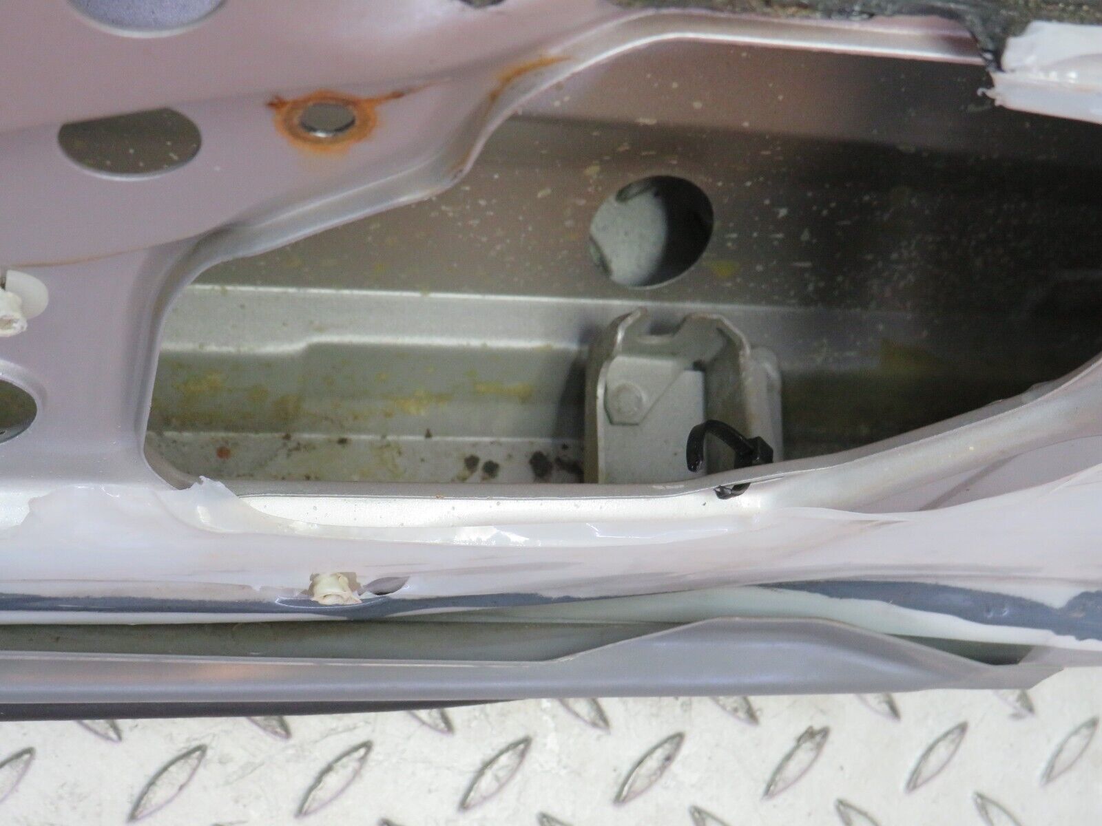 39540 Mercedes-Benz R129 320SL Coupe Left Door