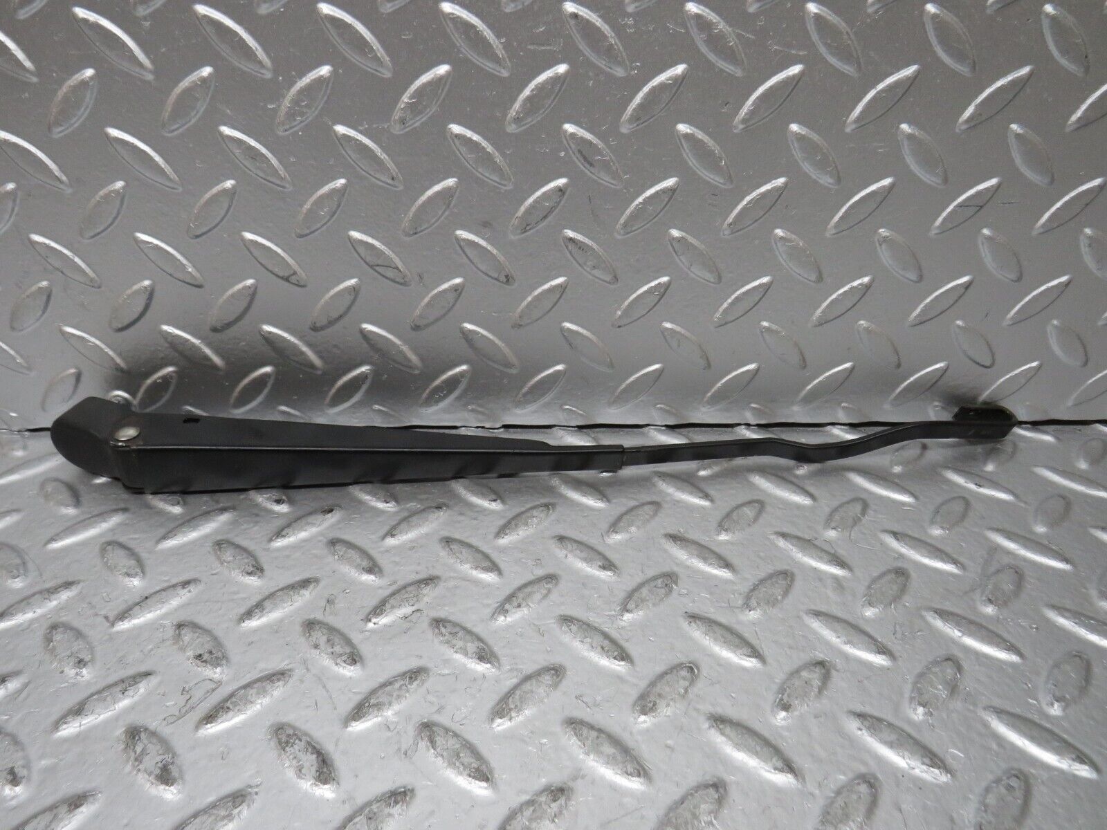 26989 Mercedes-Benz W123 240D Wiper Arm Bosch Right Side 3399990553