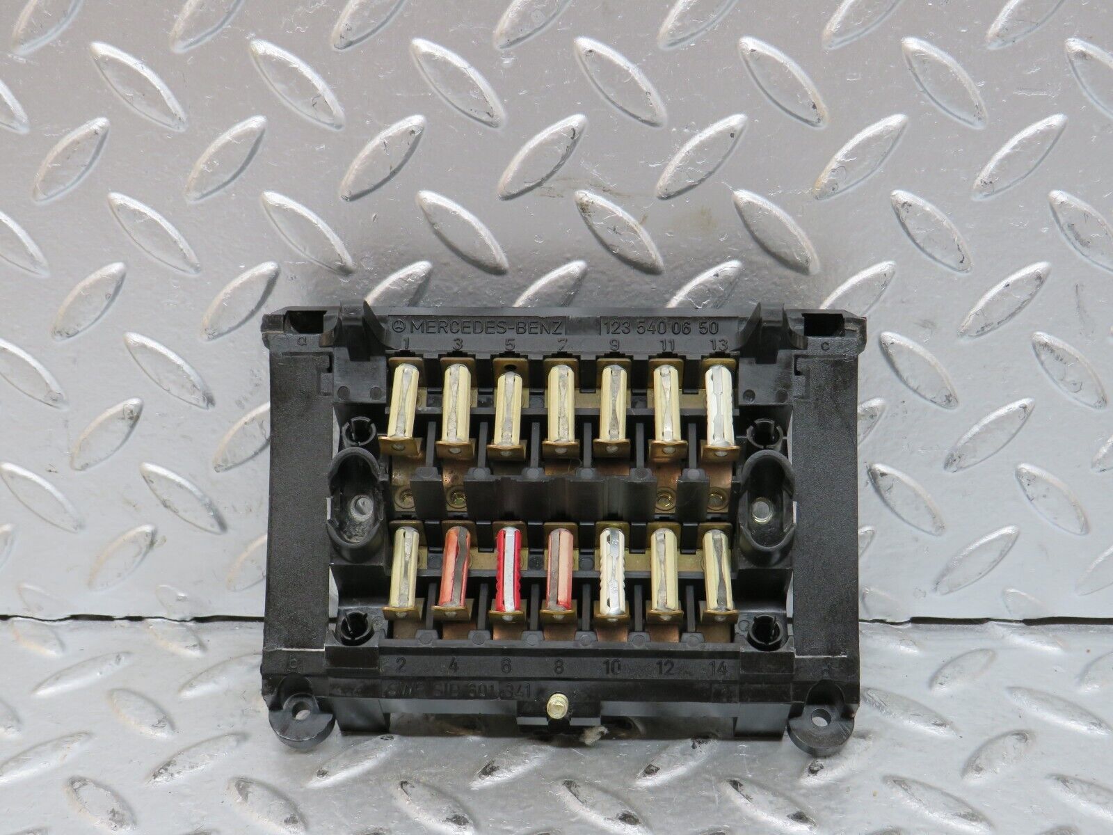 28369 Mercedes-Benz S123 240D Wagon Fuse Box 1235400650