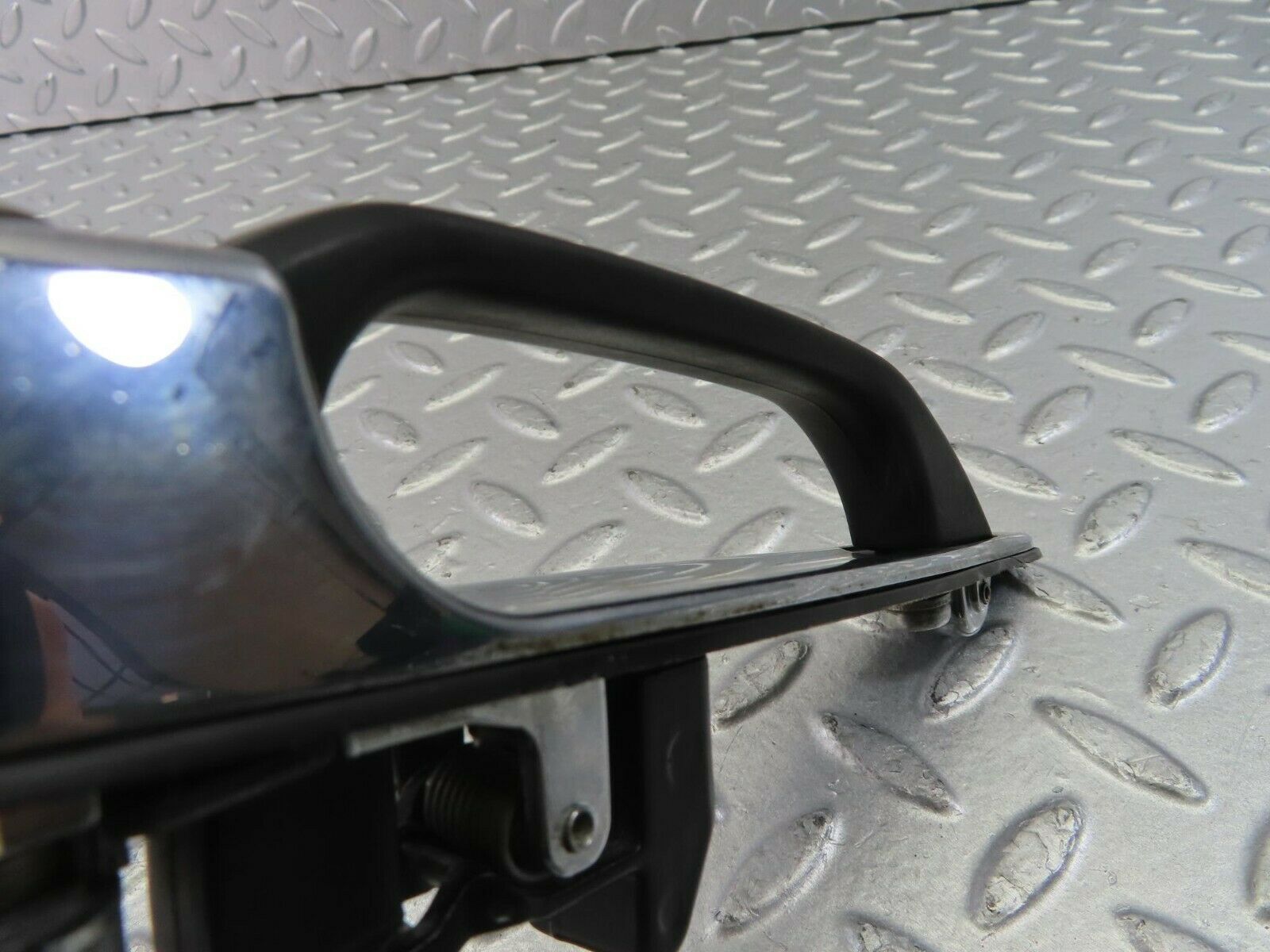 10824 Mercedes-Benz W123 230E Exterior Chrome Door Handle Front Left No Key