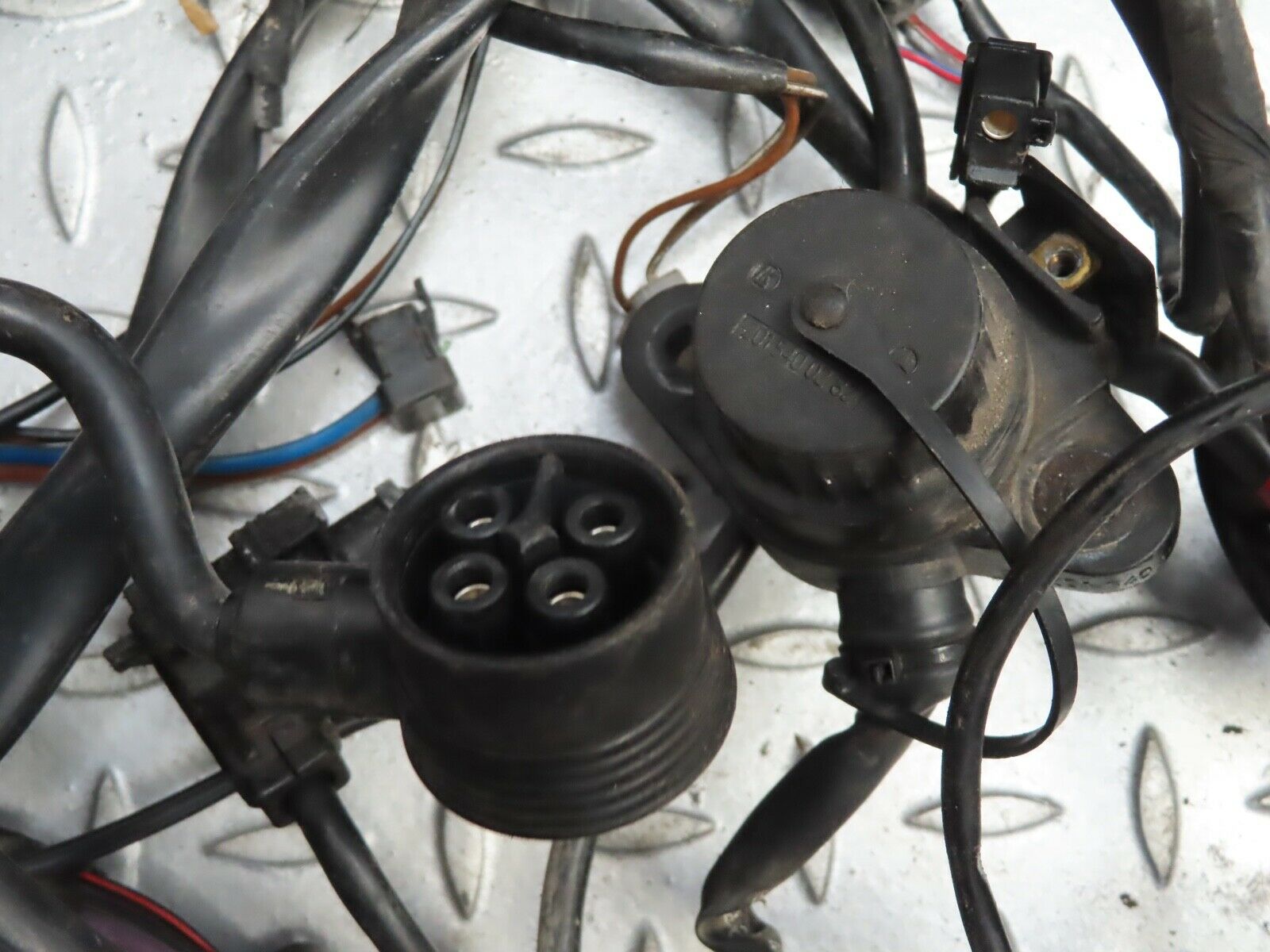 21647 Mercedes-Benz W126 300SE Engine Chassis Body Wire Wiring Harness
