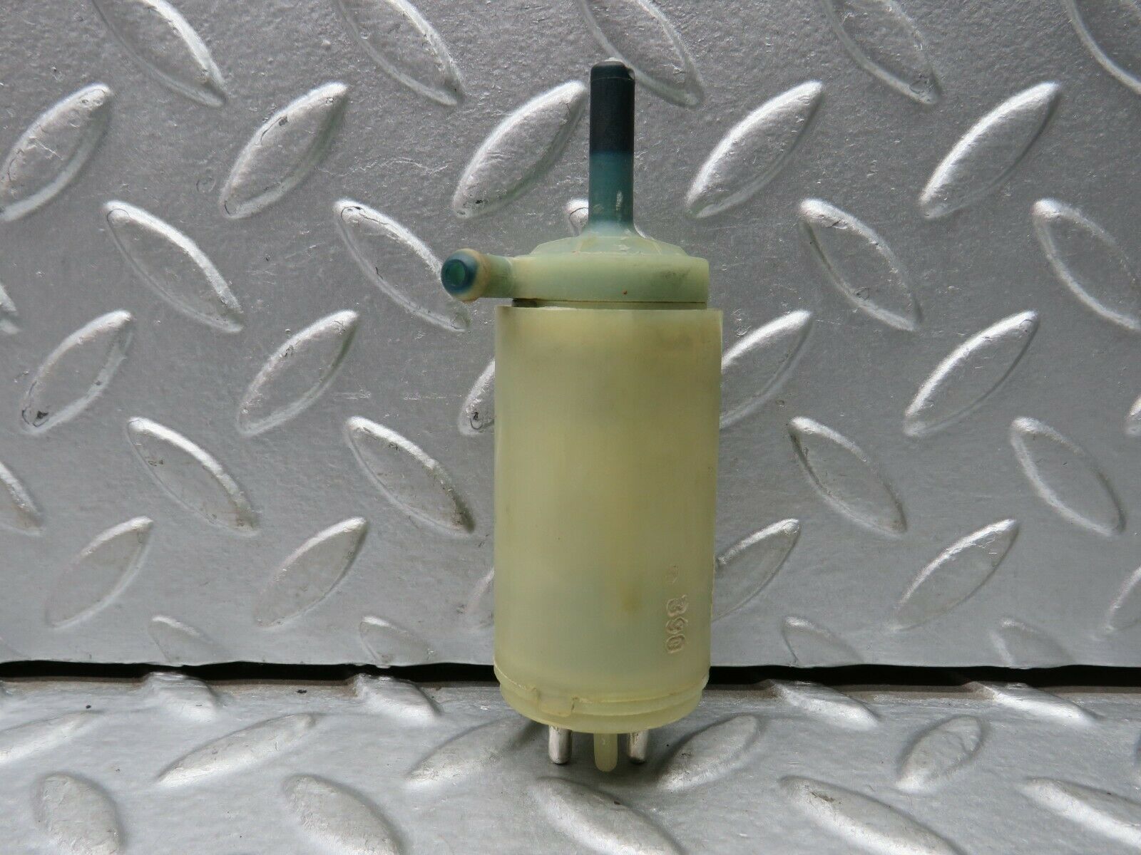22141 Mercedes-Benz S123 280TE Wagon Windscreen Washer Pump