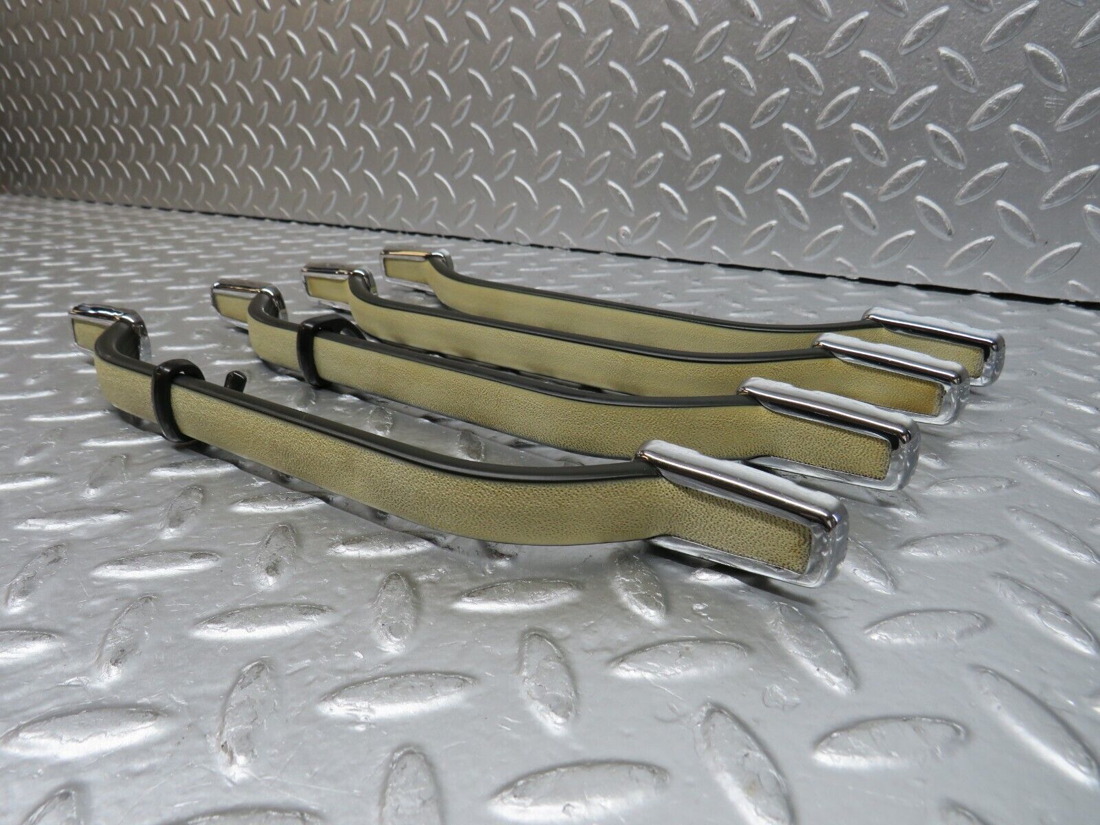 0650 Mercedes-Benz C107 350SLC Coupe Interior Roof Grab Handle Set Beige