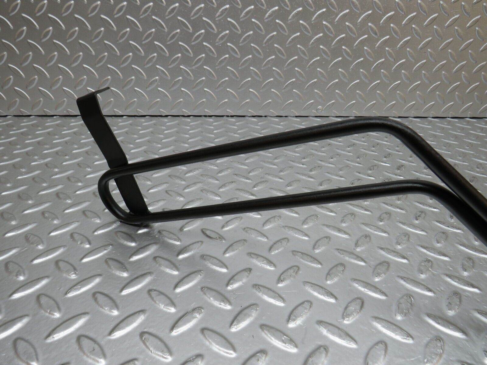 31535 Mercedes-Benz S124 220TE Wagon Oil Cooling Pipe