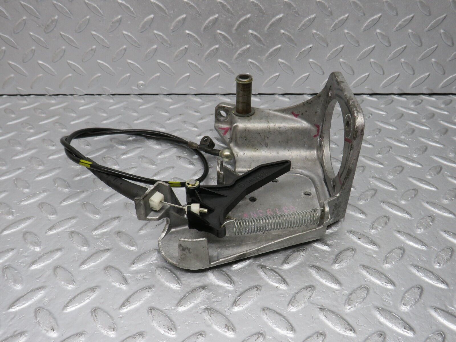 38434 Mercedes-Benz R129 280SL Coupe Brake Pedal Bracket 1402921031 1242901019 1292600651