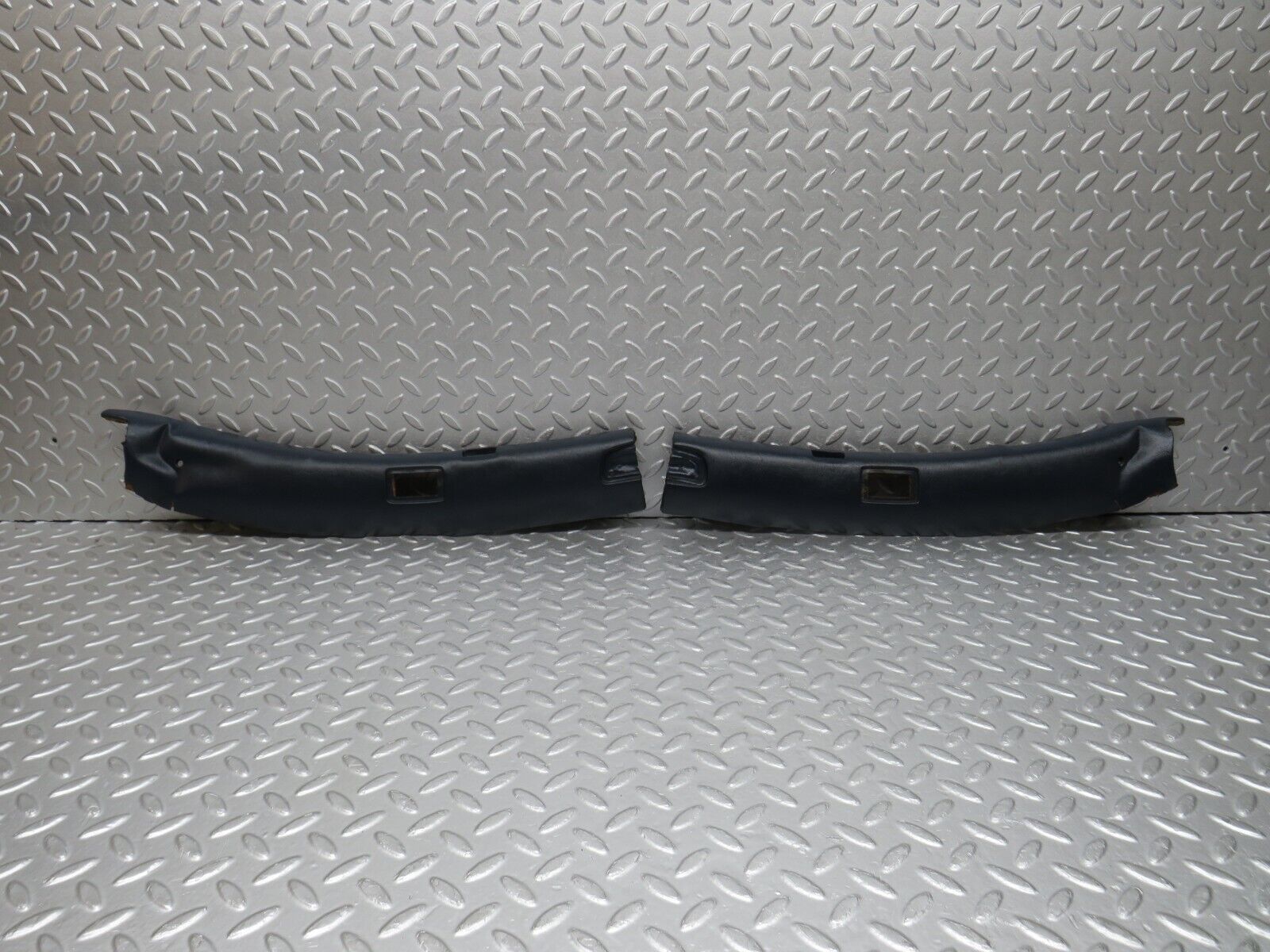 39081 Mercedes-Benz R107 500SL Coupe Headlining Roof Panel Blue Left Right