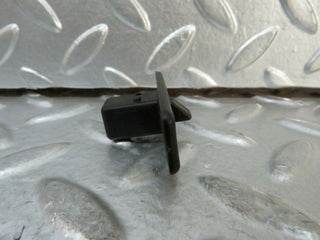 R107 SLC glove box lock used OEM