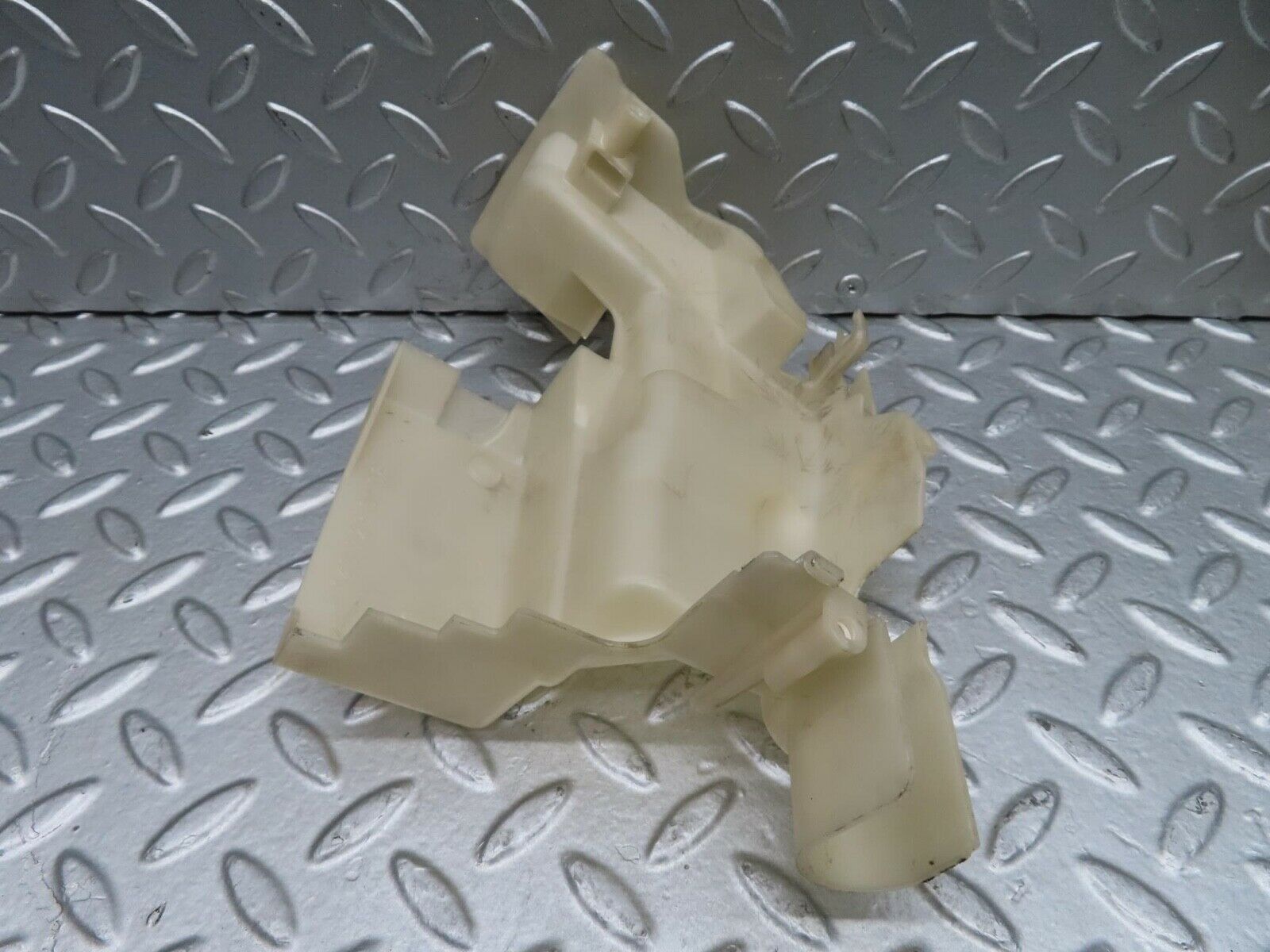 14885 Mercedes-Benz W140 S320 Door Lock Mechanism Cover 1407230108