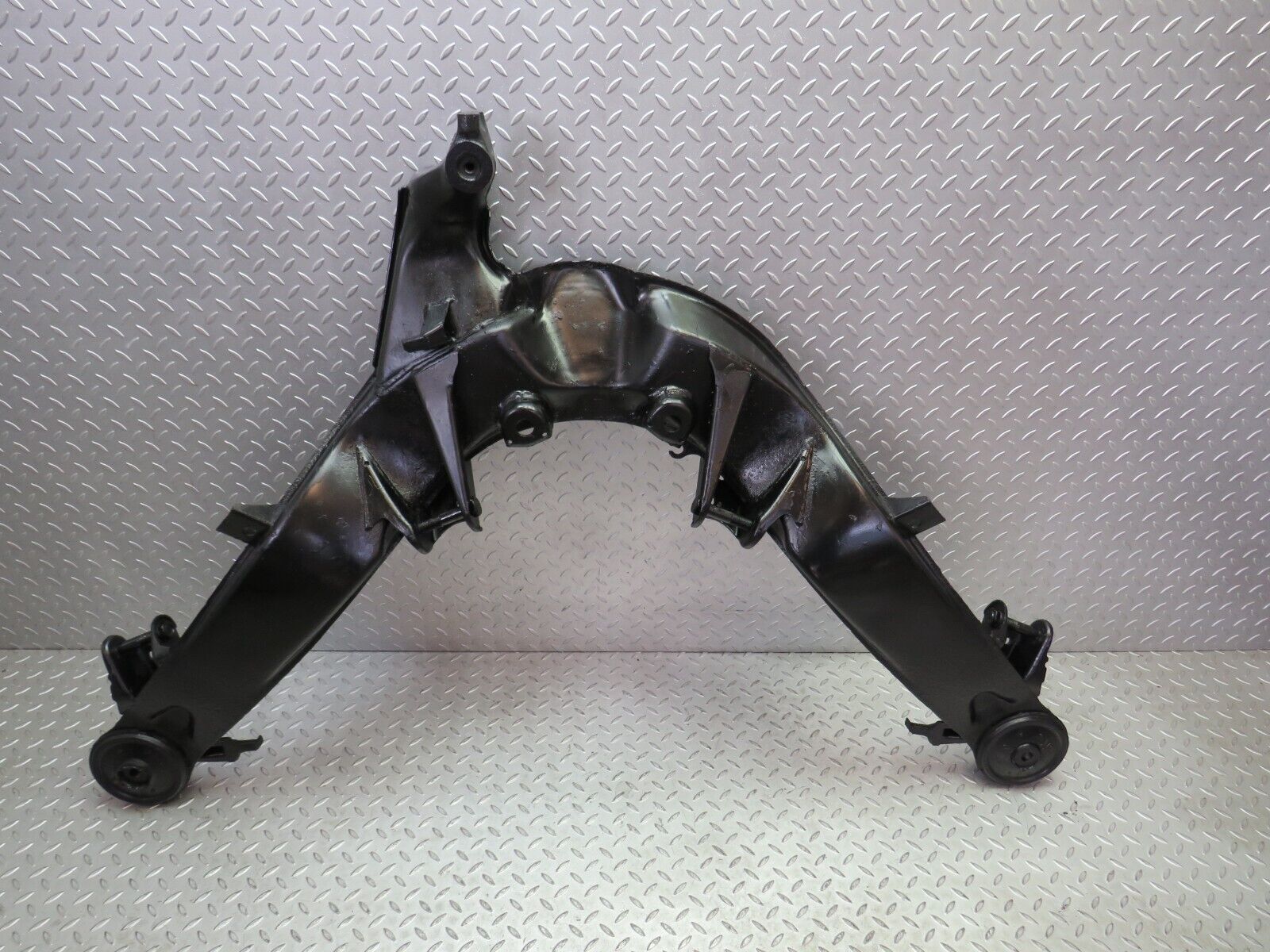 36376 Mercedes-Benz W126 420SE Rear Subframe Axle Carrier Suspension