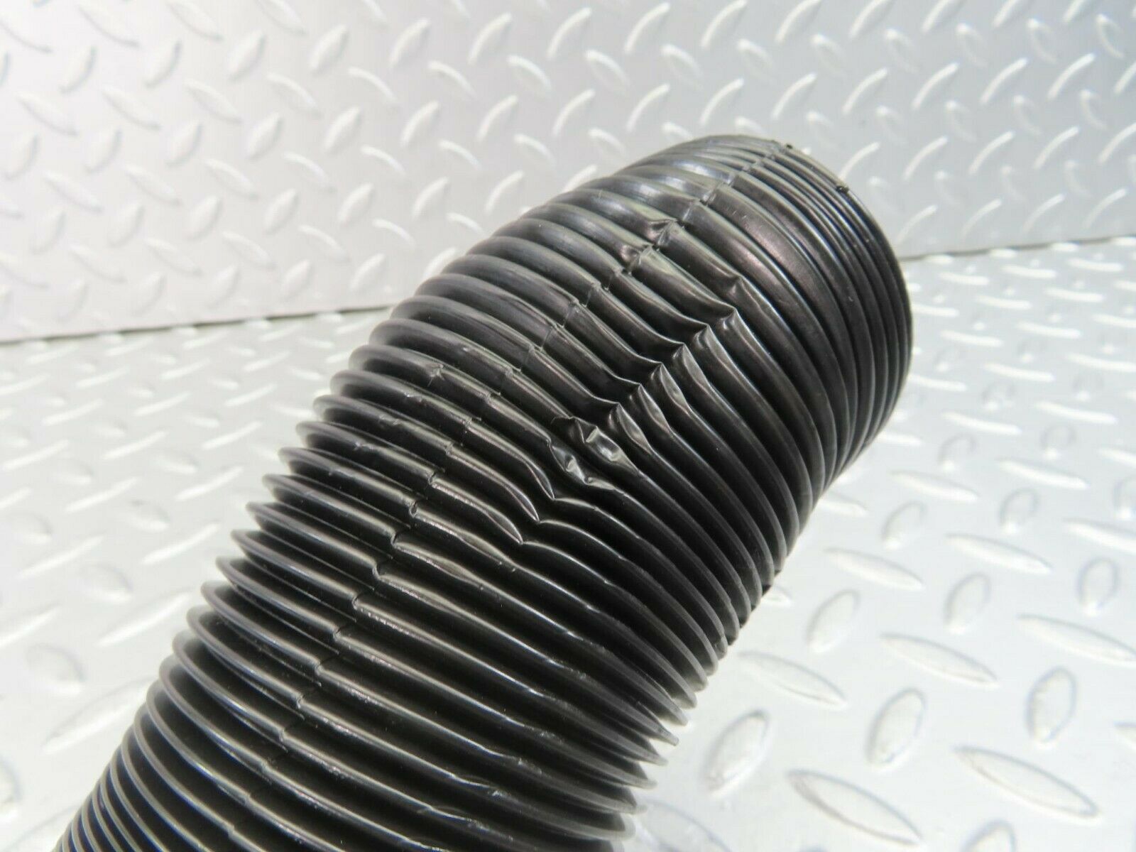 10714 Mercedes-Benz W123 230E Air Duct Pipe Hose Right