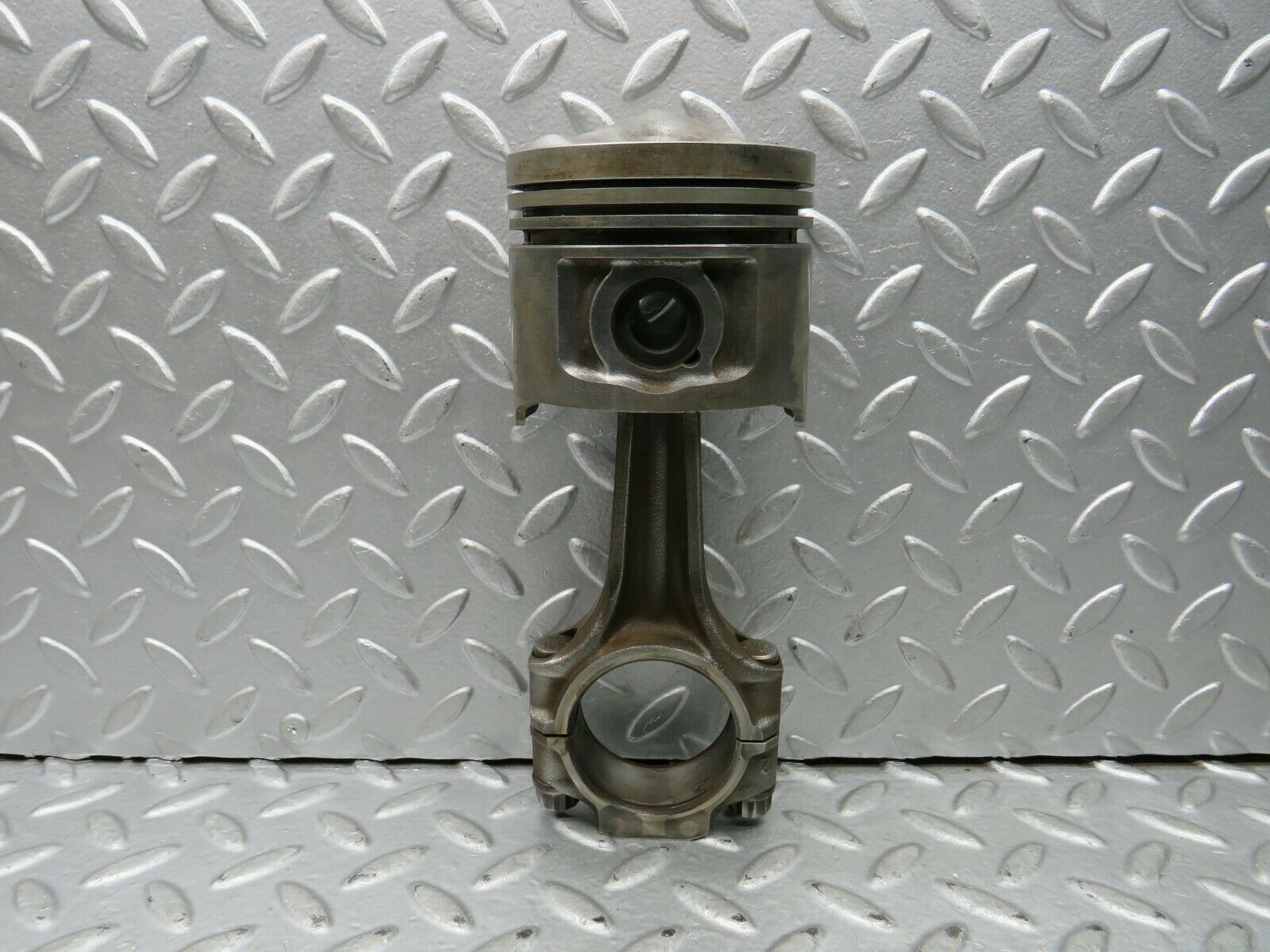 22205 Mercedes-Benz S123 280TE Piston With Connecting Rod 85.975 mm