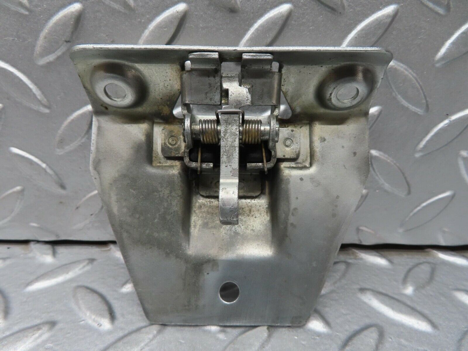 14449 Mercedes-Benz W116 350SE Trunk Boot Lock Latch 1137500285