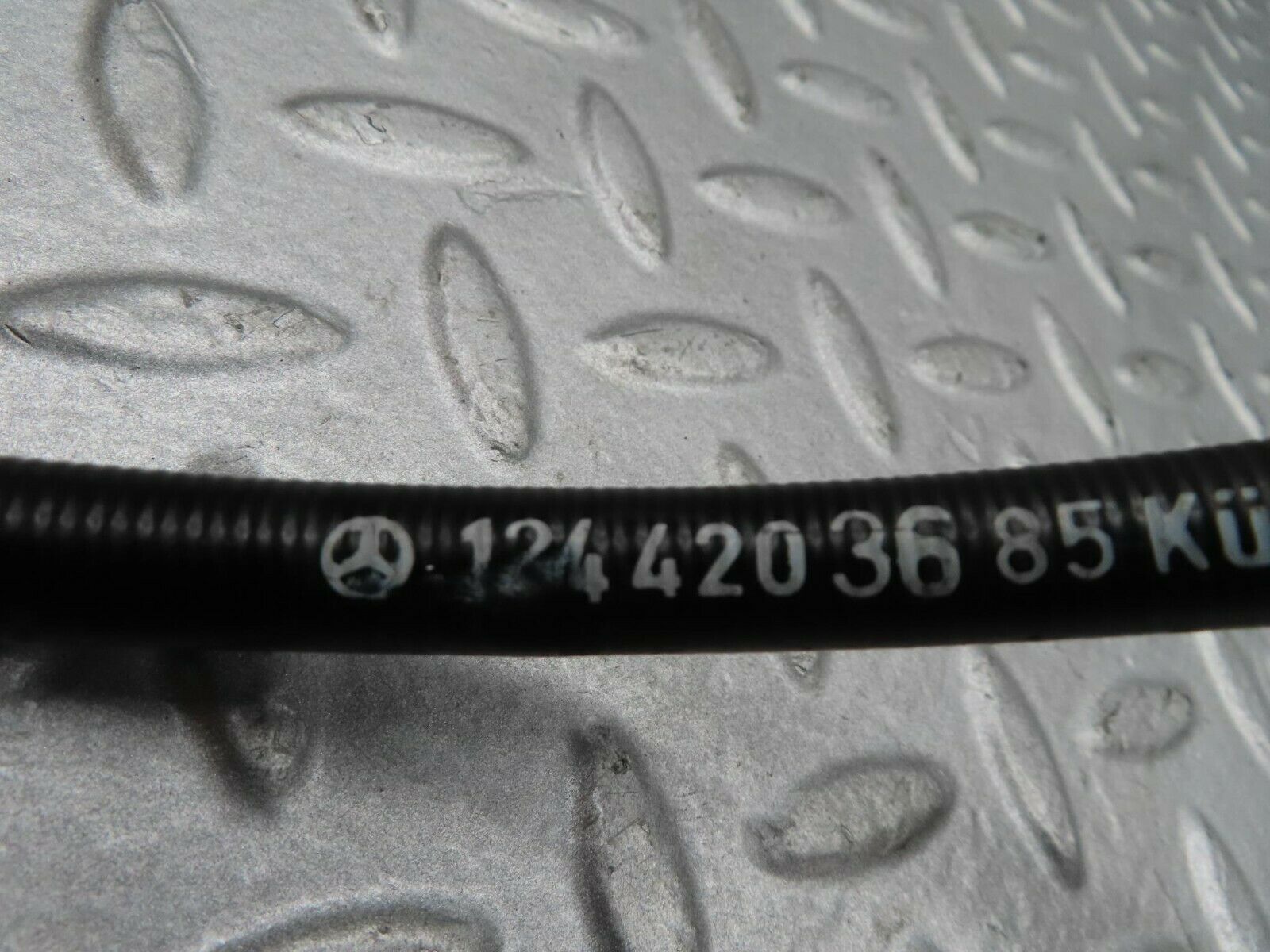 16335 Mercedes-Benz W124 260E Handbrake Cable 1244203685