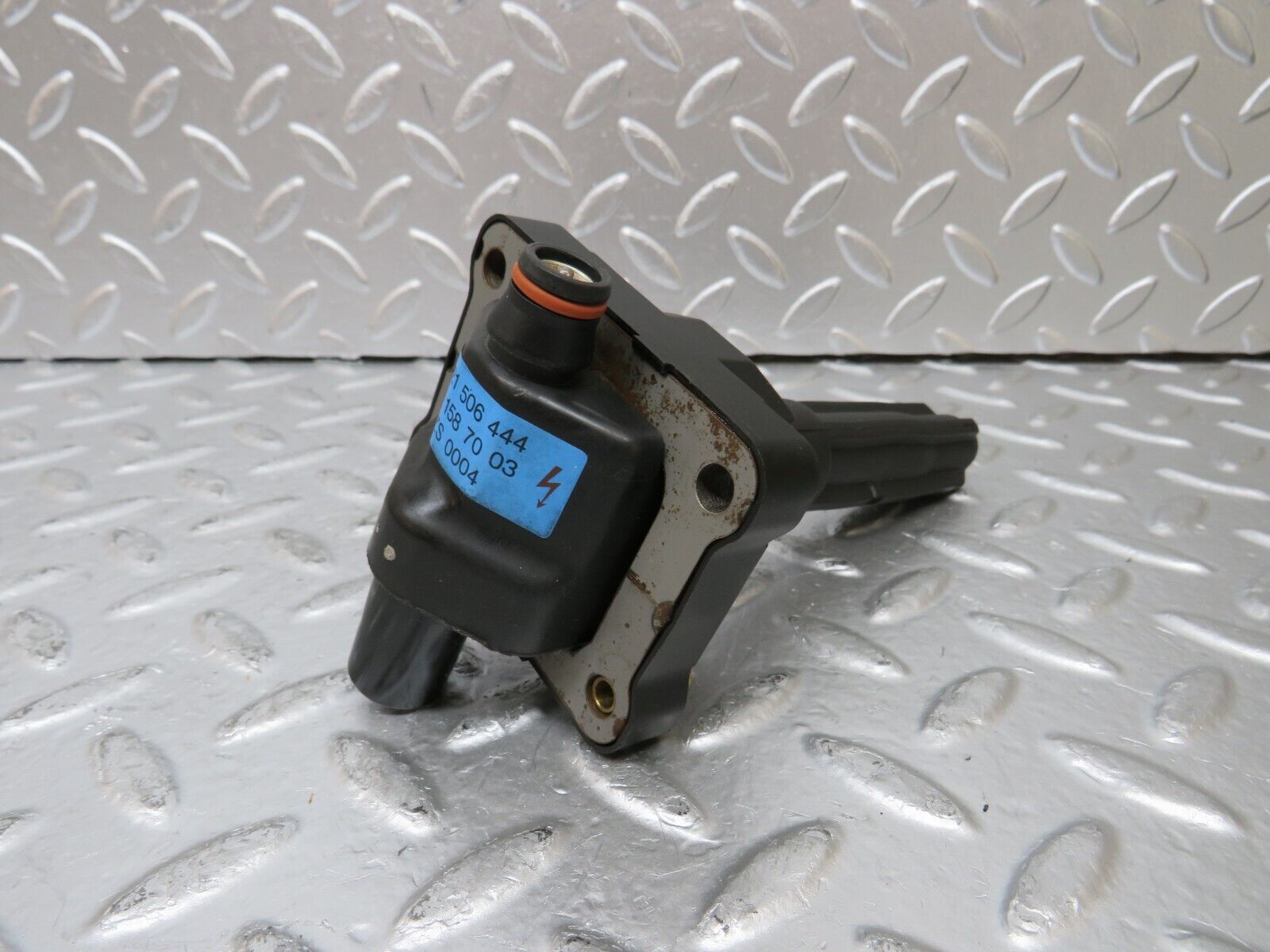 25851 Mercedes-Benz W124 280E Ignition Coil Bosch 0001587003