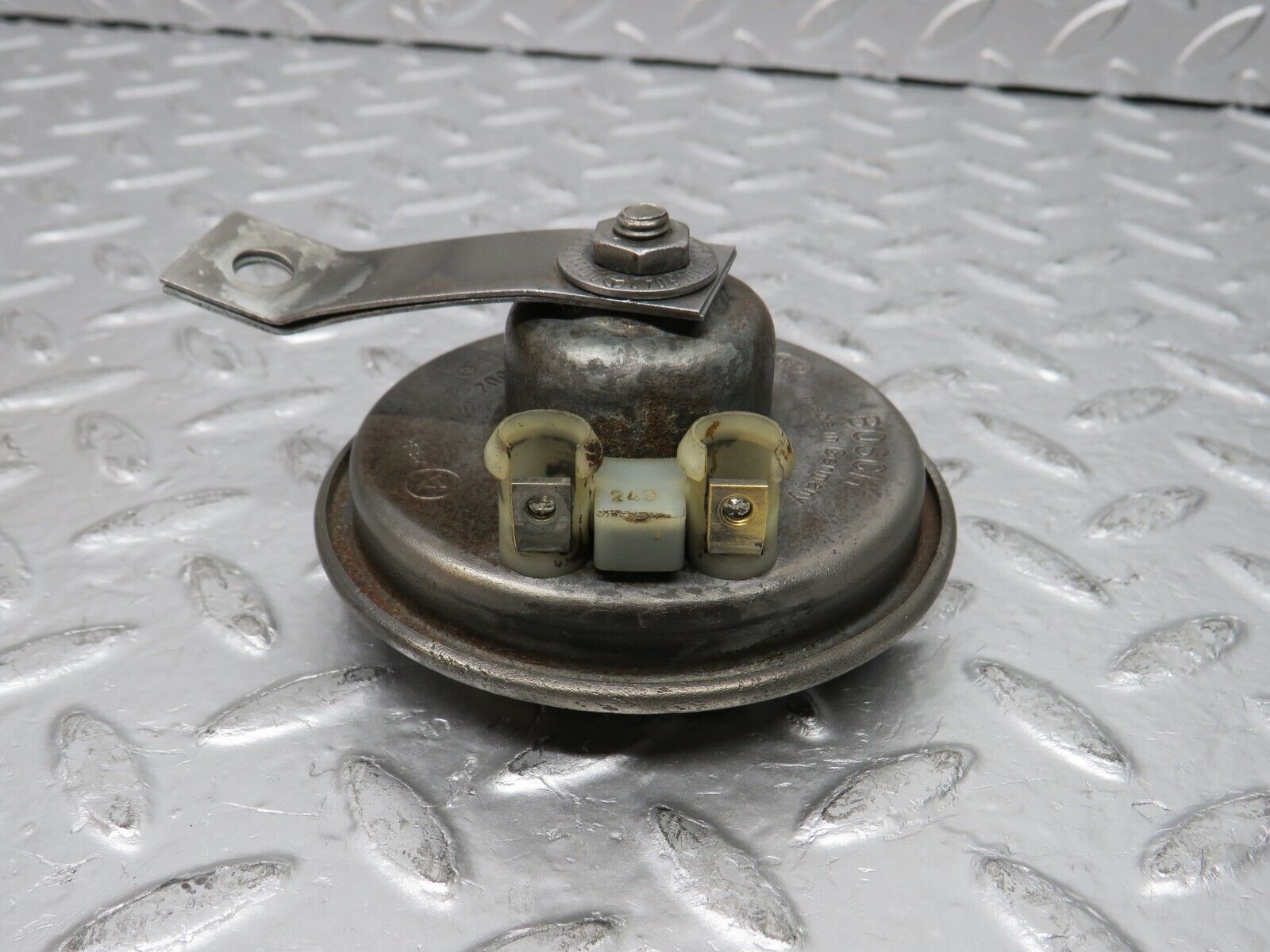 30872 Mercedes-Benz W201 190E 2.0L Horn Bosch 20016