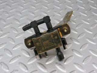 33384 Mercedes-Benz W202 C180 Solenoid Vacuum Valve 0025400697