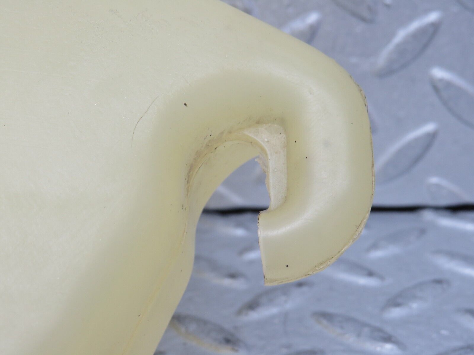 37860 Mercedes-Benz A124 320E Cabriolet Coolant Expansion Tank 1245000449