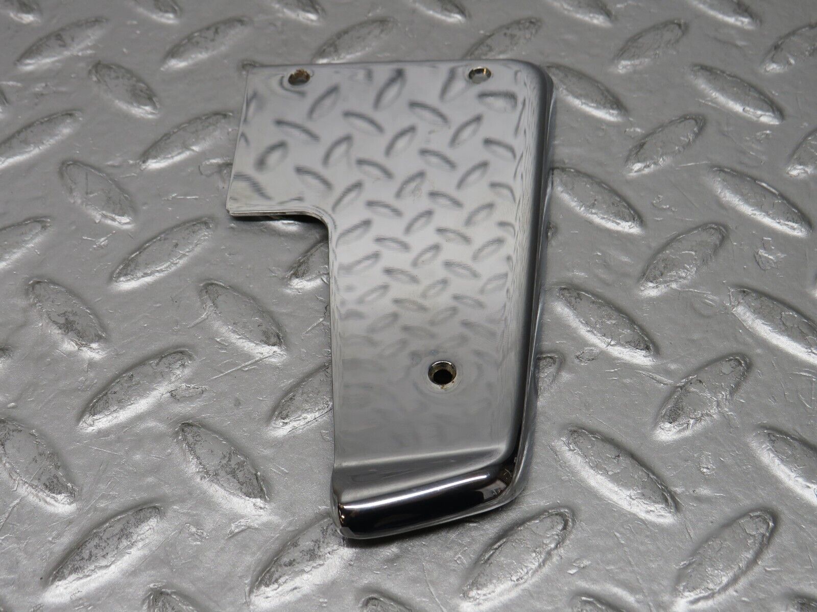 37762 Mercedes-Benz A124 320E Cabriolet Right Door Chrome Cover