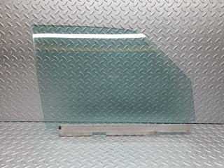 41122 Mercedes-Benz W126 300SE Front Right Door Window Glass