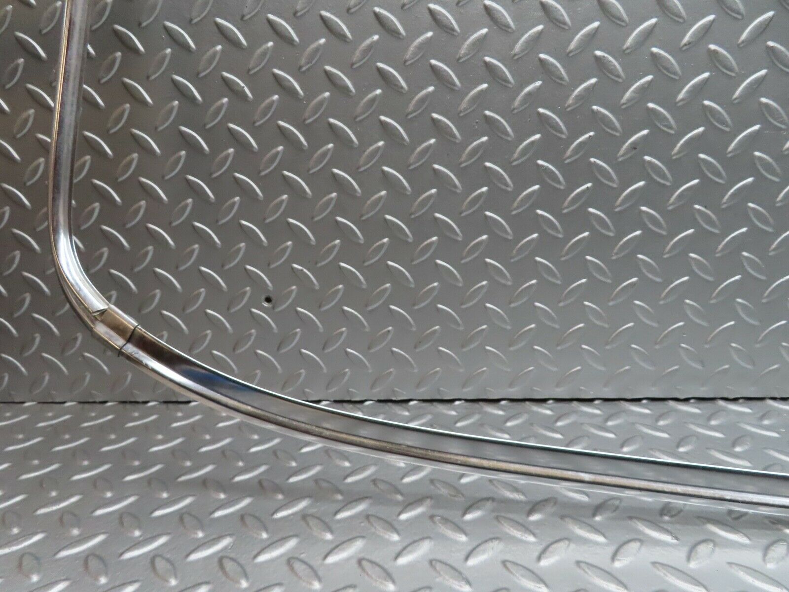 21323 Mercedes-Benz W123 230E Rear Windscreen Chrome Frame
